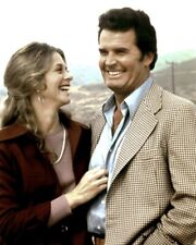 James Garner and Lindsay Wagner The Rockford Files from 1974 pilot 8x10  Photo picture