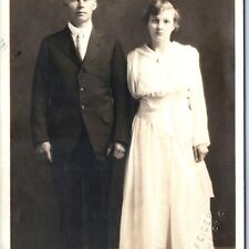 ID'd c1900s Pomeroy O Frank Family Married Couple RPPC Man Woman Real Photo A184 picture