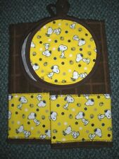Snoopy Peanuts kitchen towels and potholders picture