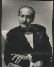 1940 Press Photo Adolphe Menjou in 