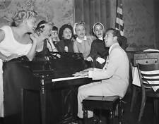 Mercury Artists Singing at Piano - New York City Toots Shor's. - 1953 Old Photo picture