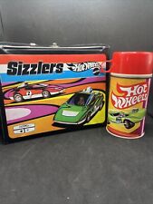 SIZZLERS VINYL 1971 HOT WHEELS MATTEL Lunch Box & Thermos ￼”SD Collection” Nice picture