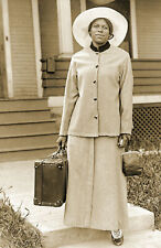 1904-1918 African American Woman With a Travel Bag Old Photo 8.5