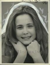 1976 Press Photo Young Girl Poses With Chin on Hands - noo25998 picture