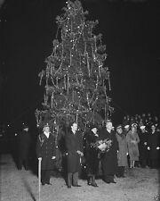 President Herbert Hoover lights the National Christmas Tree 1930 -New 8x10 Photo picture