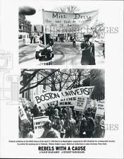 1965 Press Photo Students Picket At White House To Protest War in Vietnam in picture