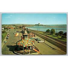 Postcard Canada Ontario Port Arthur The Waterfront Pagoda Classic Cars picture