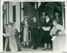 1937 Hold-Up Suspect Golfer John Montague Leaves Ny Church Crime 7X9 Press Photo picture