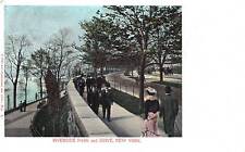 VINTAGE POSTCARD CROWDS STROLLING RIVERSIDE PARK & DRIVE NEW YORK c. 1900 picture