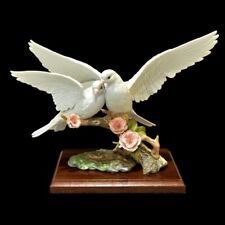 Maruri Wings of Love Fine Porcelain Dove Figurine Design D8706 w Base 1980s READ picture