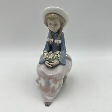 lladro figurines collectibles retired girl - Pretty & Prim - # 5554 Small Chip picture