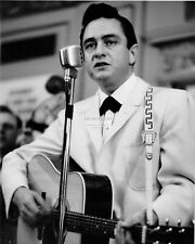 JOHNNY CASH ROCKABILLY SINGER ON STAGE IN 1958 - 8X10 PUBLICITY PHOTO (AA-615) picture