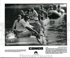 1995 Press Photo Ernie Hudson and co stars in a scene from the film, â€œCongo