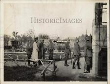1915 Press Photo German Kaiser at Western Front headquarters during World War I picture