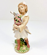 Lladro Flowers for Mommy Figurine Girl Porcelain Made in Spain with Box #8021 picture