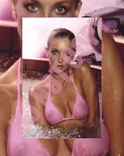 Heather Thomas Sitting In Hot Tub With Bikini Pin-Up 8x10 Photo picture