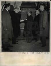 1950 Press Photo 386th anniversary of Shakespear's birth at Central Park picture