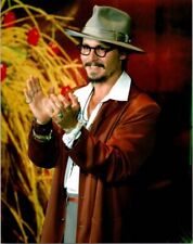 Johnny Depp on red carpet 2000's clapping hands 8x10 inch press photo picture