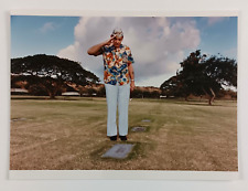 1980s Pearl Harbor Veteran Hawaii Cemetery Saluting Vintage Press Photo picture