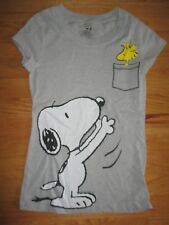 Peanuts Snoopy reaching for WOODSTOCK (SMALL 3-5) T-Shirt picture