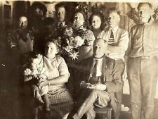 CC) Photo Family Group Photo Portrait 1920-30's Bright Light Shadows Artistic picture