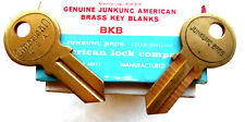  (1)  VINTAGE Original  AMERICAN  Padlock   Key Blank  AM1   Locksmith Key  picture