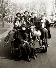 1920 PRETTY GIRLS POSING ON VINTAGE CAR - 8X10 Borderless PHOTO picture