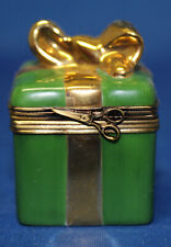 Peint Main Hand Painted Green Box w/Gold Bow Limoges Trinket Box La Gloriette picture