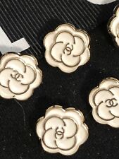 Vtg ❤️ White Flower (4)  Brand Name buttons￼ 12 mm Sweater Top, Pack Of 4 picture