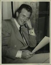 1950 Press Photo American Film Actor William Lundigan - lrx27617 picture