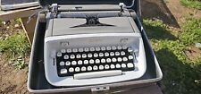 Singer Professional Typewriter (Vintage 1960s?) With Case  picture