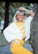 UK1-388 LISA MAXWELL Blonde British Actress 1985 Orig 2x2 Color Transparency picture