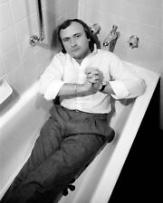PHIL COLLINS IN BATHTUB DRUMMER SINGER SONGWRITER  8X10 PUBLICITY PHOTO (DD-162) picture