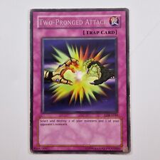 Two-Pronged Attack LOB-E049 Legend of Blue Eyes Unlimited Common YU-GI-OH picture