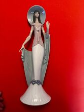 Lladro Figurine #6213 Lady of Nice 13.5