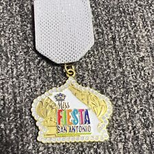 2017 Miss Fiesta San Antonio Official Medal, Diamonds Outline Crown picture