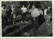 1989 Press Photo Oscar Pigeon, Winnebago Indian, blesses land Schodack Landing picture