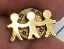 VTG Lapel Hat Pinback Children Holding Hands United Way Gold Tone Hand Across US picture