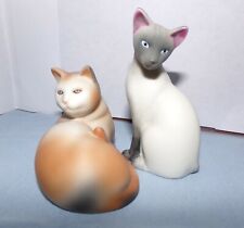 Vintage Lot of 2 Avon Porcelain Cat Figurines Siamese & Calico 1984 VGC picture