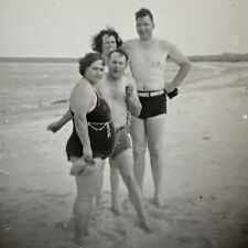 VINTAGE PHOTO 1950S Beachgoers, Fat Woman Shirtless Men Original Snapshot picture