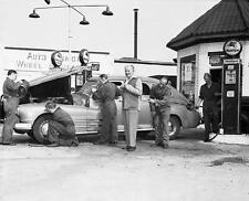 1940s MOBIL SERVICE STATION Photo  (177-E) picture