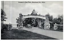 Michigan Mackinaw City Entrance to State Park Vintage Chrome Postcard-L2-203 picture