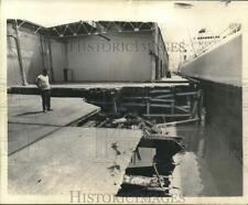 1975 Press Photo Emergency work after the hurricane season at St. Andrew Wharf picture