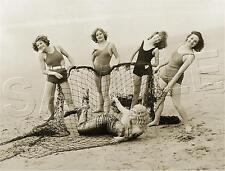 BATHING BEAUTIES catch MERMAID in Net HOLLYWOOD Vintage PHOTO *CANVAS* Art PRINT picture