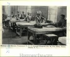 1918 Press Photo Fox Hills Army Hospital massage & electric treatment, New York picture