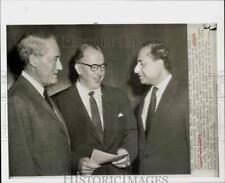 1956 Press Photo Ezra Taft Benson announces sale of U.S. surplus to India, DC picture