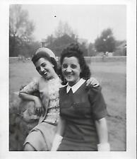 Vintage FOUND FAMILY PHOTOGRAPH Black And White WOMEN Snapshot ORIGINAL 32 51 R picture
