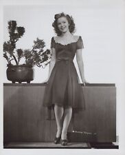 Shirley Temple (1950s) ❤ Hollywood Beauty -Stylish Glamorous Vintage Photo K 517 picture