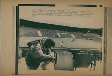 Darren Sargood putting the finishing touches - Vintage Photograph 1231694 picture