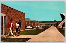 Postcard George Williams College, Downers Grove IL N69 picture